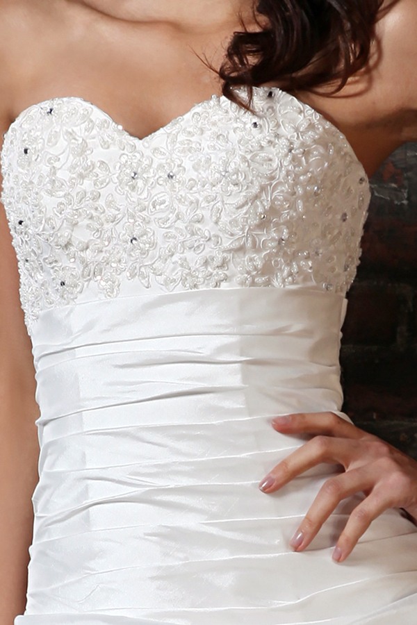 Sophisticated Sweetheart Lace Satin Wedding Ball Gown - Click Image to Close
